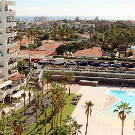 Location 3br , 2br, Communal Pool