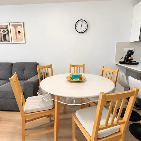 Location 3br , 2br, Communal Pool